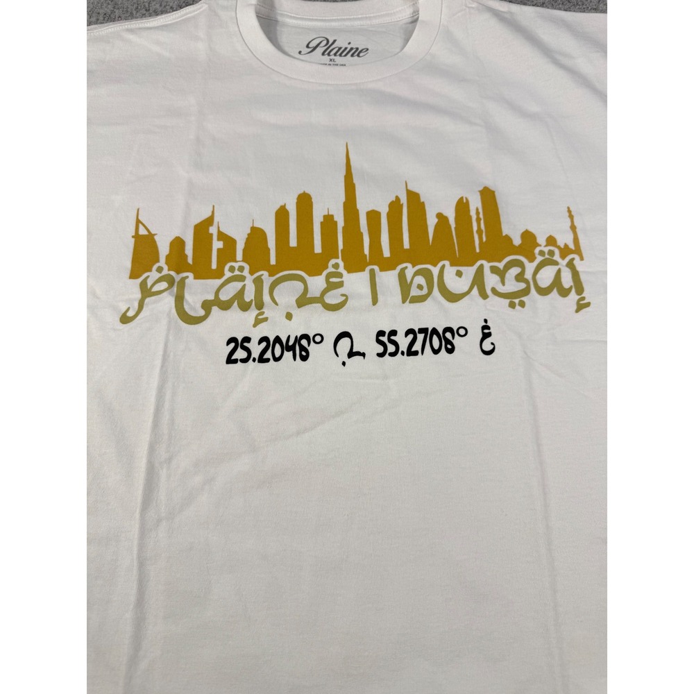 Plaine Dubai Skyline Graphic T-Shirt Mens XL White Gold Made in USA Coordinates
